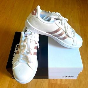 BRAND NEW! Size 8 adidas cloadfoam advantage rose gold sneaker!
